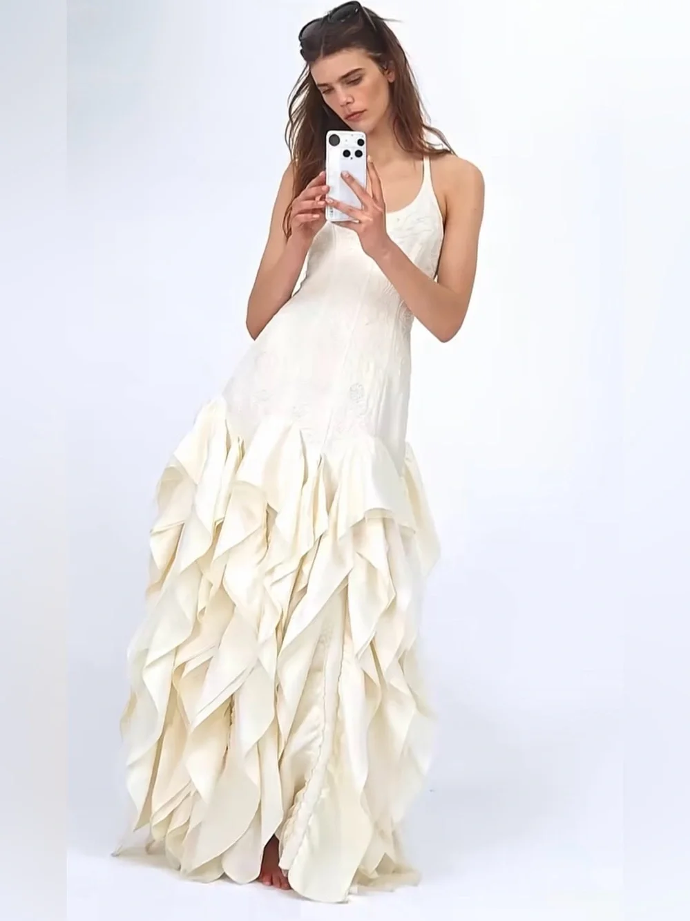 H&M STUDIO
NWT CREAM RUFFLED EMBROIDERED DRESS SIZE SMALL - Picture 1 of 13